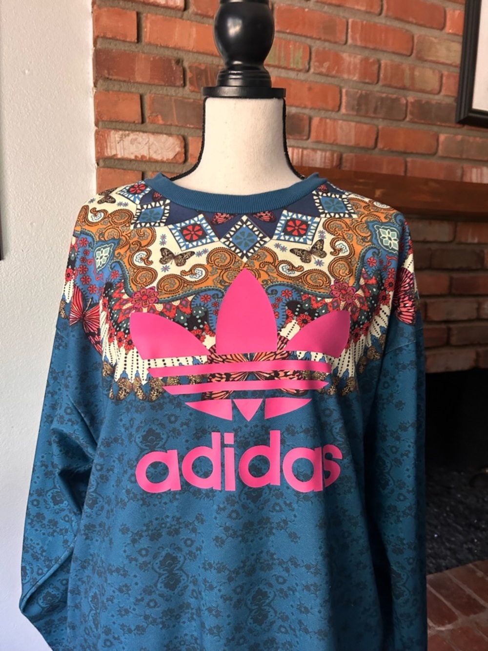 Adidas x FARM Rio Borbomix Butterfly Floral Print Sweatshirt in Multicolor Sz M - Picture 4 of 9
